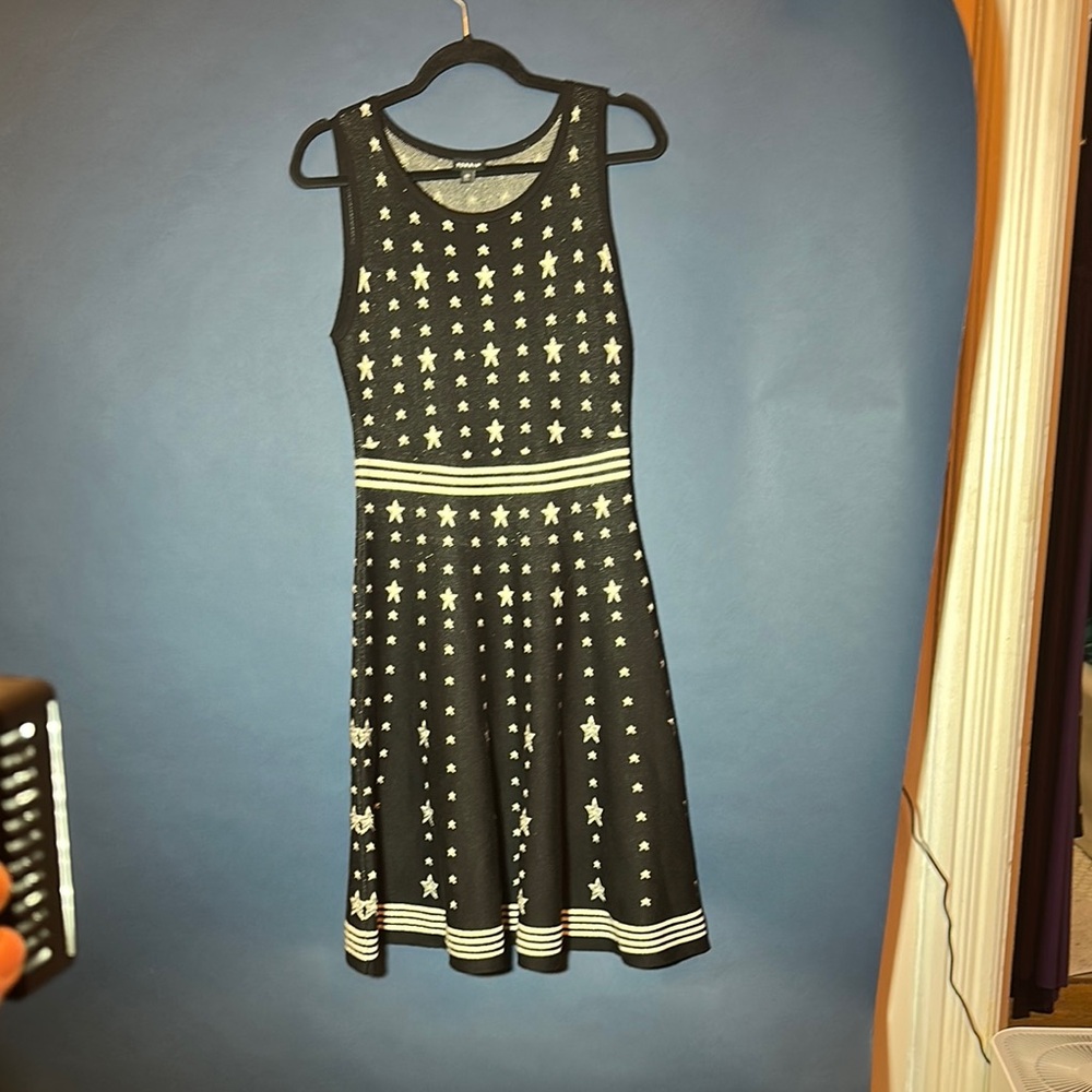 Black Star Patterned Sleeveless Dress